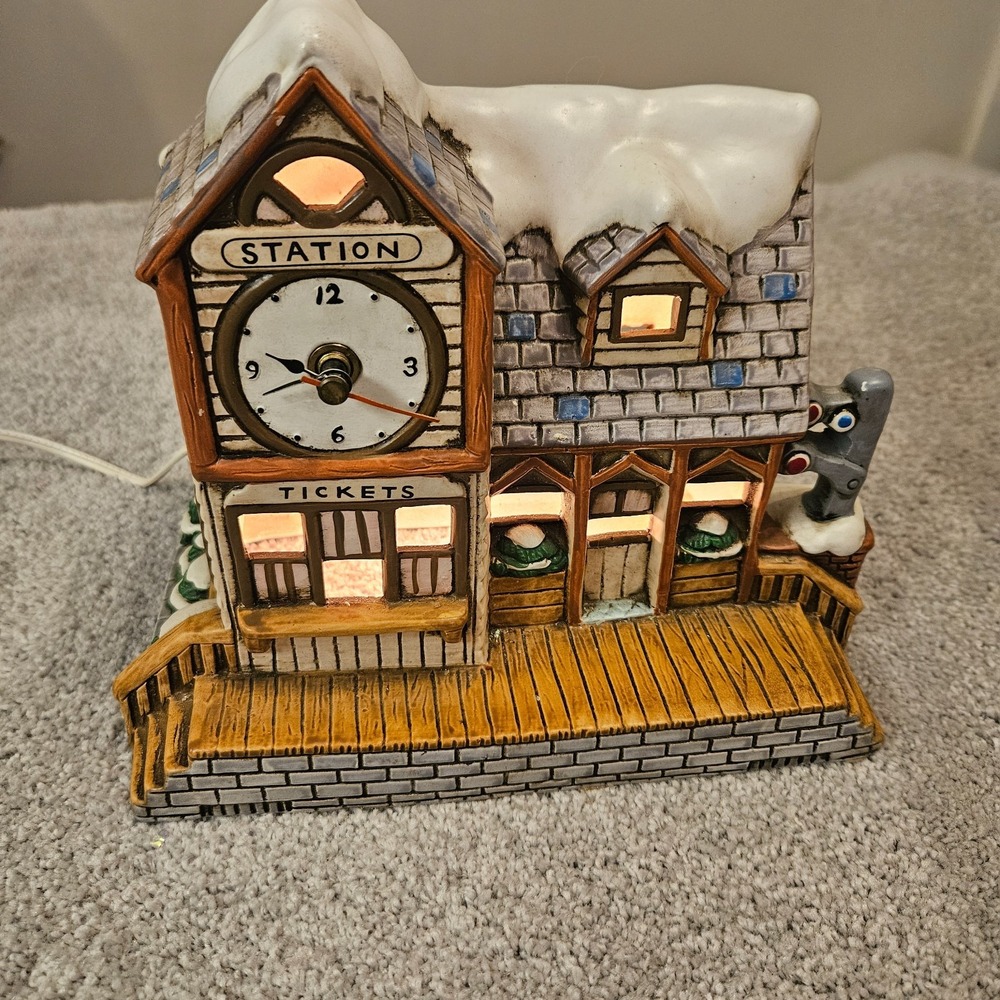 Vintage Lefton's Colonial‎ Village-1989-Mulberry Station-Clock not working